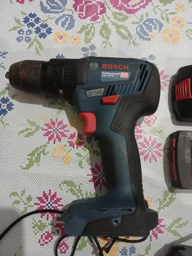 Furadeira Elétrica Portátil 