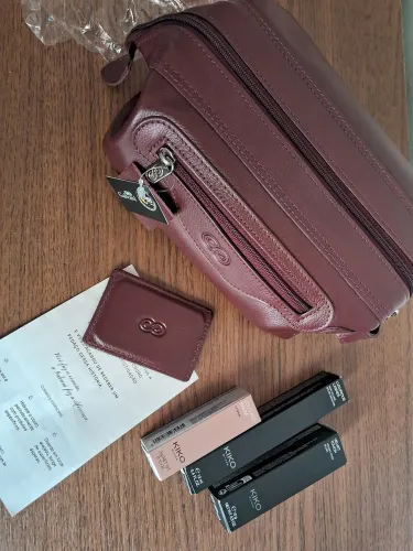 NOVA. Necessaire em couro legítimo