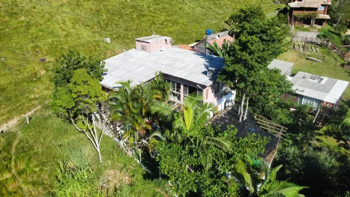 Casa com piscina e vista para o mar no Siriú, 3 dormitórios | 486m²