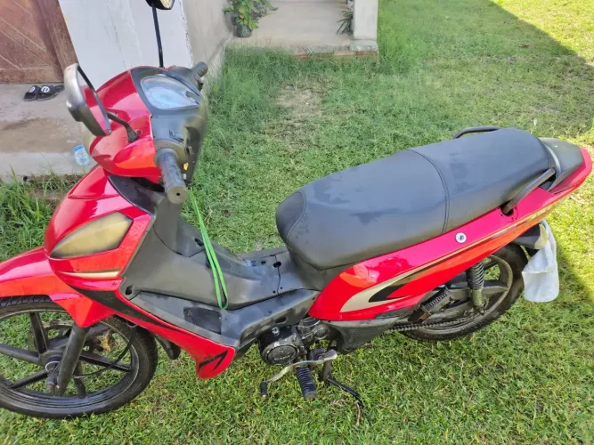 VENDE-SE UMA MOTO SHINERAY 