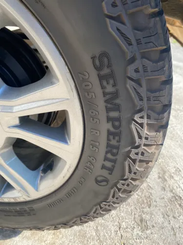 ? VENDO PNEU SEMPERIT 205/65 R15 94H - TRAIL-LIFE A/T 