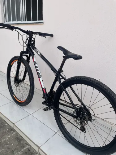 Vendo bike pronto pra uso muito boa e leve marchas tudo ok