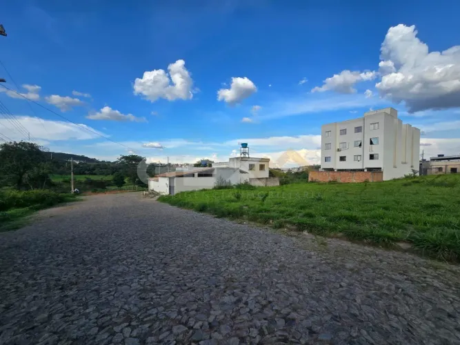 Lote à venda no Bairro São Roque em Divinópolis/MG.