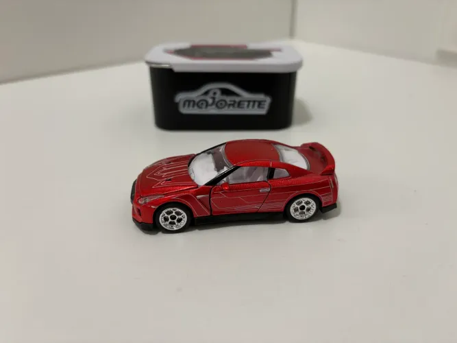 Nissan Gt-r R35 - Box - Deluxe Cars - Majorette - 1/64