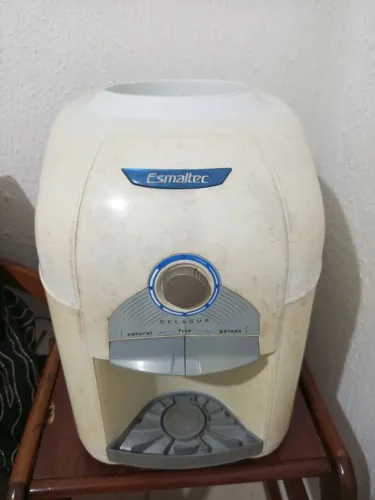 Vendo Gelagua Esmaltec.