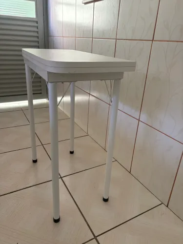 Vende-se mesa