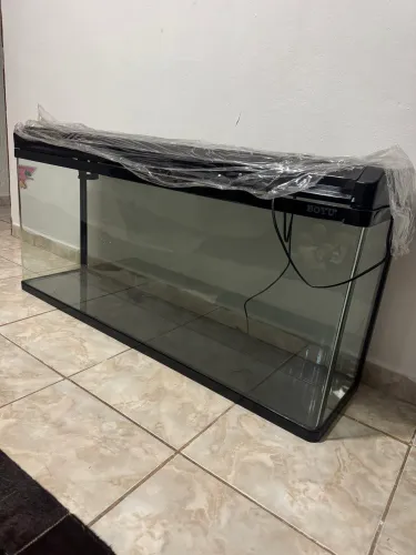 AQUÁRIO 200 LITROS BOYU