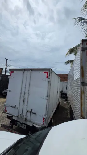 Vendo Baú para Caminhão HR ou Kia Bongo.