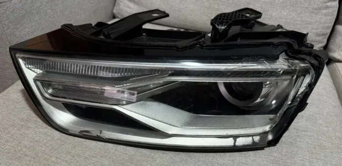 Farol Audi Q3 - 2018 - Sucata - Ac Cartão