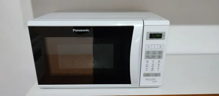 Microondas Panasonic Piccolo Style 20l
