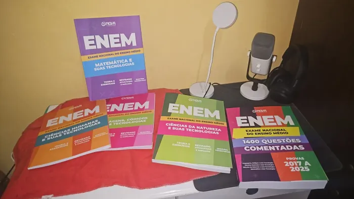 Combo Enem Apostilas e Apostila de provas anteriores 2017 à 2025.