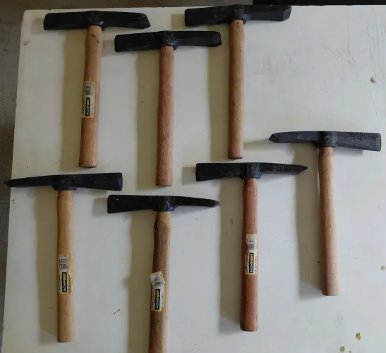 Martelo de dois cortes para pedreiro Monforte