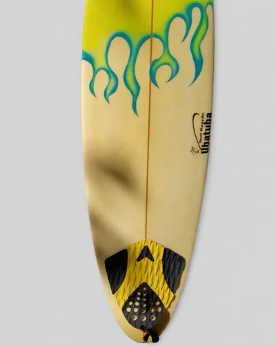 Prancha de Surf Surf Boards Ubatuba com 3 Quilhas e Leash