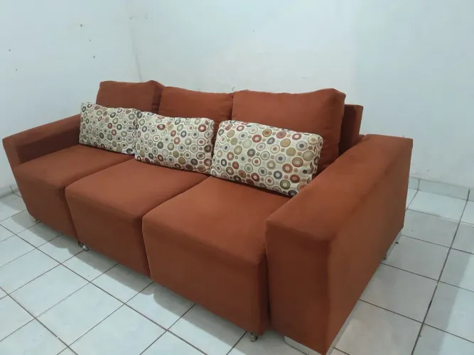 Sofá grande.