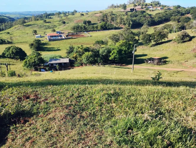 Vende-se chácara Godoy Moreira