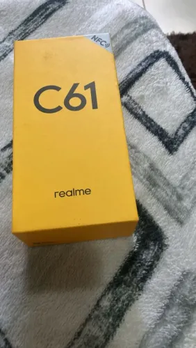 Realme C61 