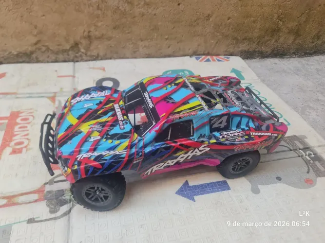 Traxxas Slash combustão 1/10