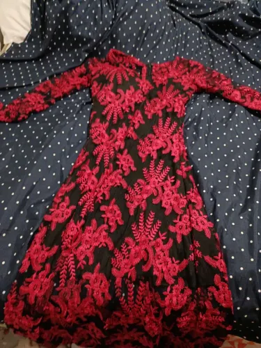 Vestido longo elegante e rendado