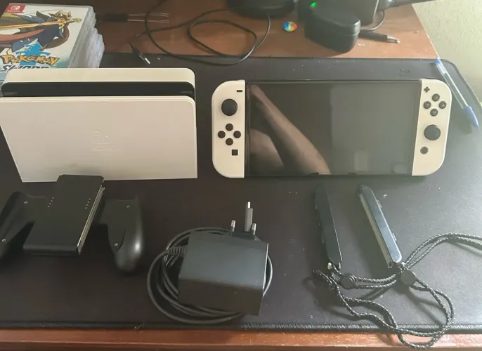 Nintendo Switch Oled + Jogos Mídias Físicas + Controles