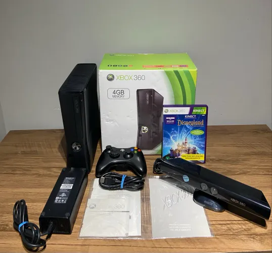 Xbox 360 Slim 4GB Desbloqueado