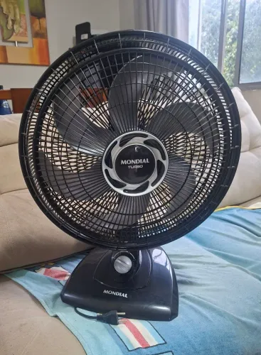Ventilador de mesa Mondial Turbo