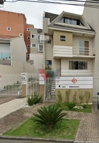 Sobrado 3 Quartos 1 Suíte em Condomínio Fechado na Av. Kennedy Curitiba