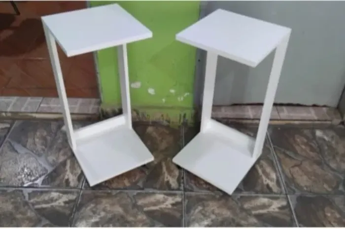 Mesinha para canto de sofa. Cama etc