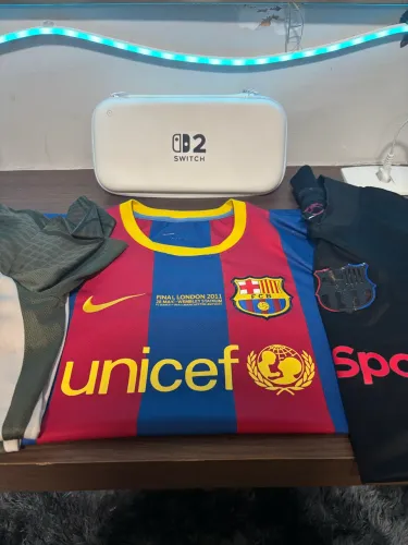 Conjunto de 3 camisas de time do barça(Reservado)