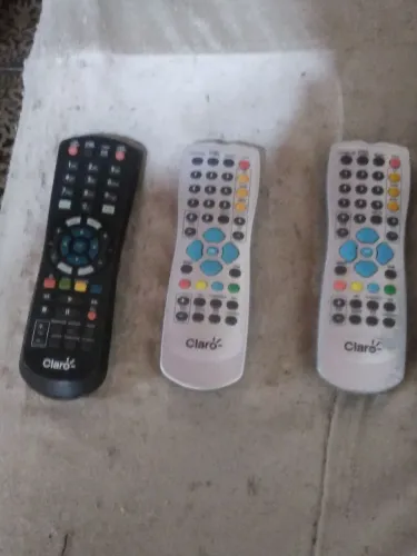 Controle original claro tv R$ 30 cada.