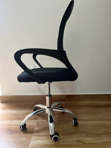 Cadeira ergonômica giratória