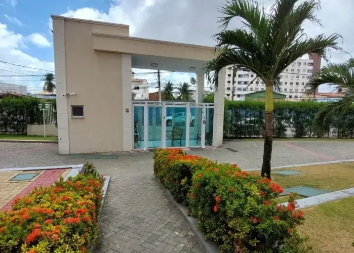 Apartamento 3 quartos no térreo com elevador e piscina na Maraponga