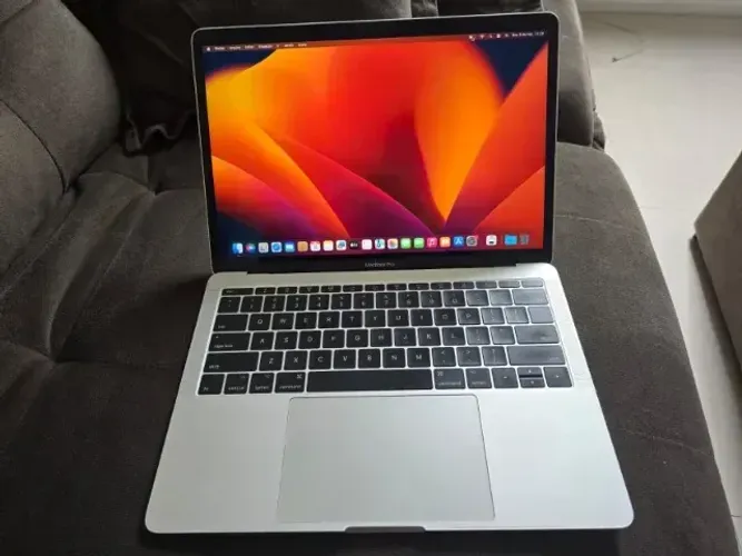 Macbook Pro - Core I5 - 128GB - 8GB RAM - 13P - - ANO 2018 - A1708