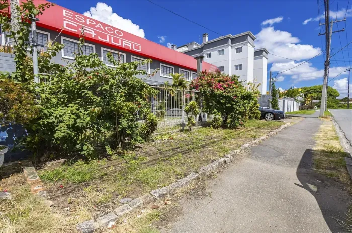 Imóvel para venda tem 700 metros quadrados com 3 quartos em Cajuru - Curitiba - PR