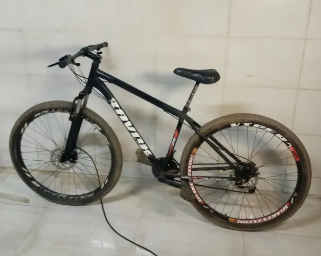 Bicicleta aro 29 com 21 marchas