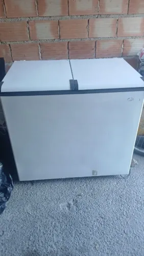 1.600 Execelente estado Freezer Esmaltec 2 portas 303L Muito novo. Quase nao foi usado