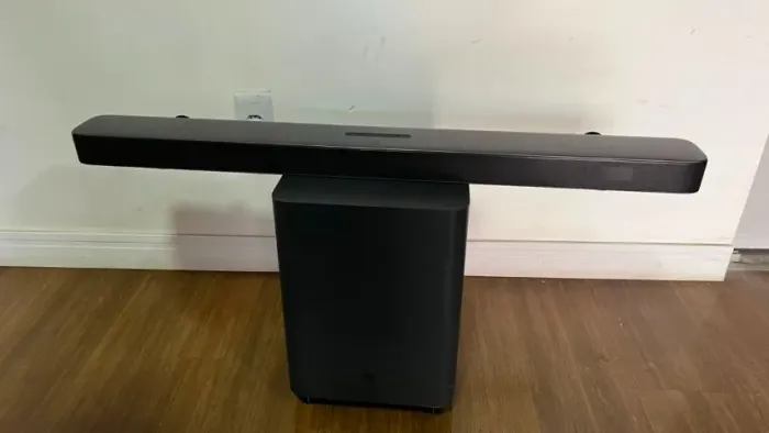 Soundbar JBL com 3.1.2 Canais, Bluetooth, Dolby Atmos®, HDMI eARC e 220W de Potência