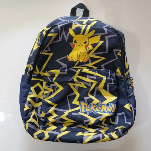 Mochila Pokémon Pikachu Preta com Estampa Vintage 