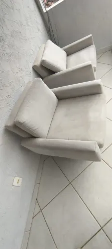 Poltronas em suede offwhite