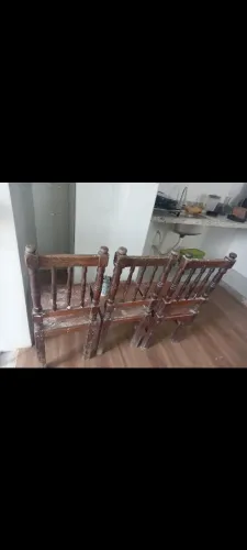 Vendo cadeiras de madeira maciça