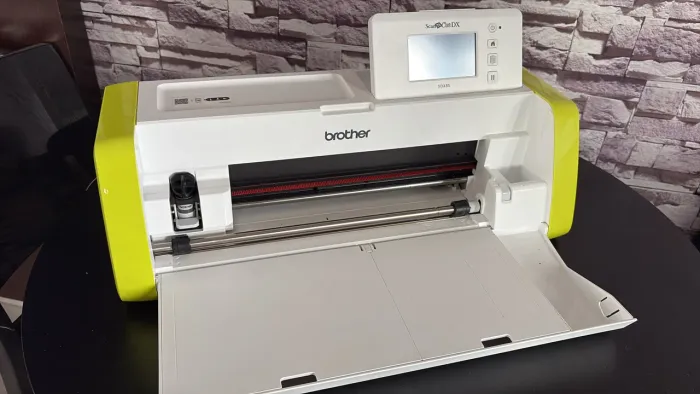Máquina para recorte c/Scanner ScanNCut SDX85
