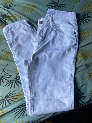Calça feminina branca