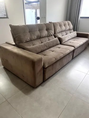 Sofá retrátil e reclinável