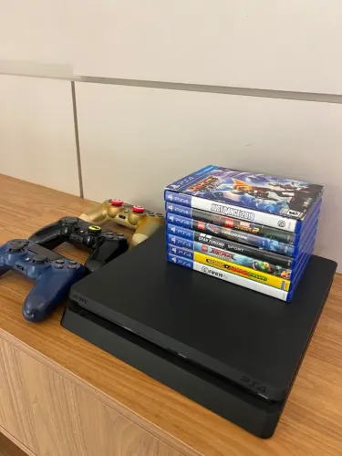 PlayStation 4 slim 1TB