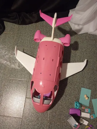 Avião rosa da Barbie completo