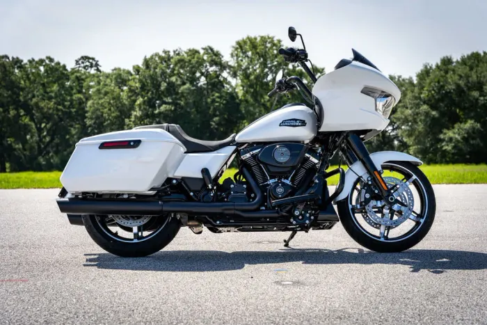 HARLEY-DAVIDSON ROAD GLIDE