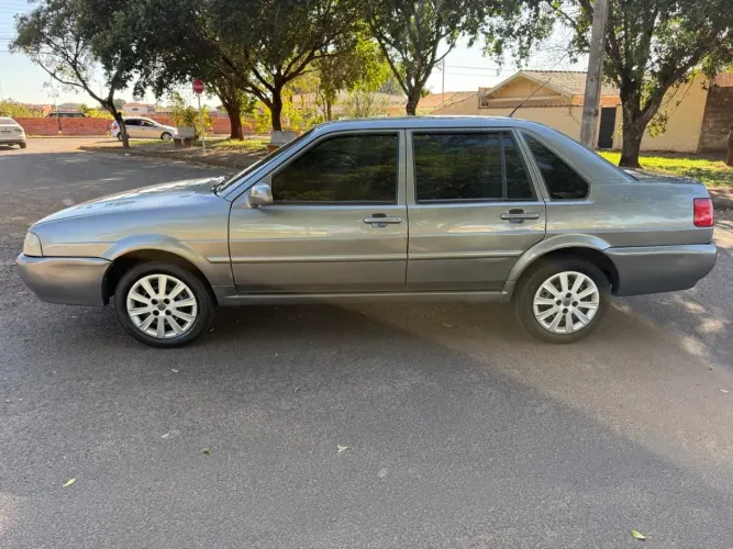 Volkswagen Santana 1.8 MI (álcool) 2002