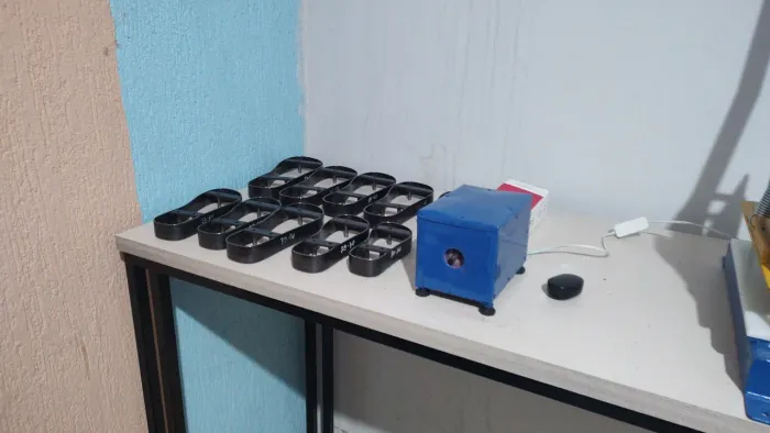 Estou vendendo uma máquina de fazer chinelo