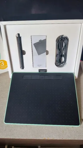 Mesa Digitalizadora Wacom Média Bluetooth Verde Intuos - CTL6100WLE0 a maior deste modelo