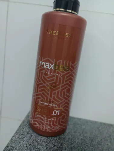 NA COMPRA DE SHAMPOO ANTIRRESIDUO E FIXADOR +GANHE UM BRINDE?