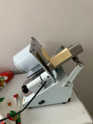 Cortador elétrico de Frios marca ARBEL